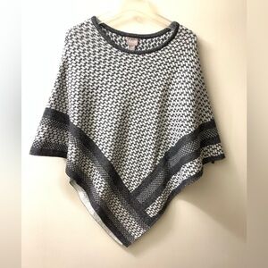 Chico's Women's Graphic Stripe Knit Triangle Poncho Metallic Sparkle S/M